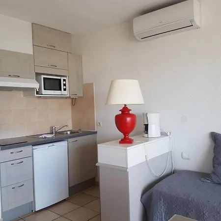 Апартаменти 2 Pieces Avec Balcon, Climatise, Proche Et Centre-ville - Fr-1-466a-2