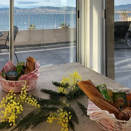 2 Pieces Avec Balcon, Climatise, Proche Et Centre-ville - Fr-1-466a-2 Сен-Рафаель